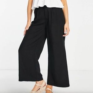 NWOT Stradivarius cream pants